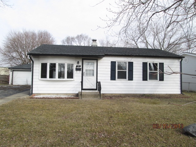 10 E Streamwood Blvd, Streamwood, IL 60107