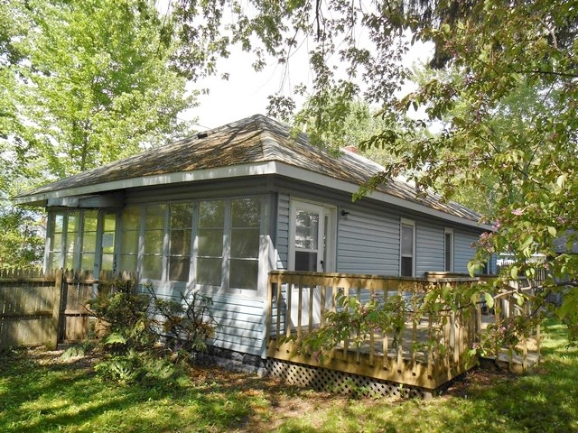 1588 Henry St, Muskegon, MI 49441