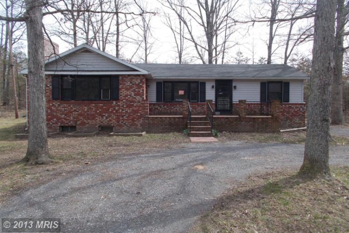 632 Morton Grove Rd, Berkeley Springs, WV 25411