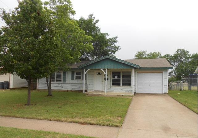 416 Limestone Dr, Euless, TX 76039