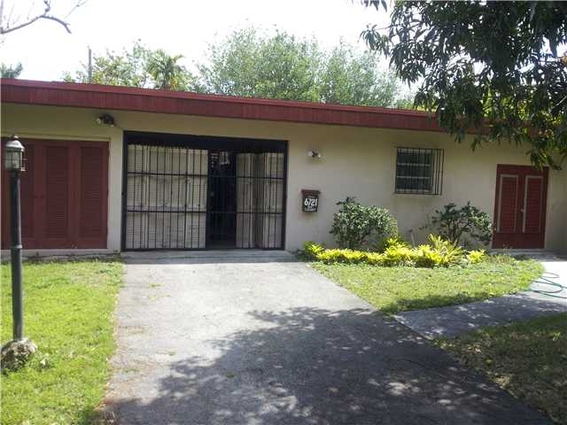 6721 SW 64 CT, Miami, FL 33143