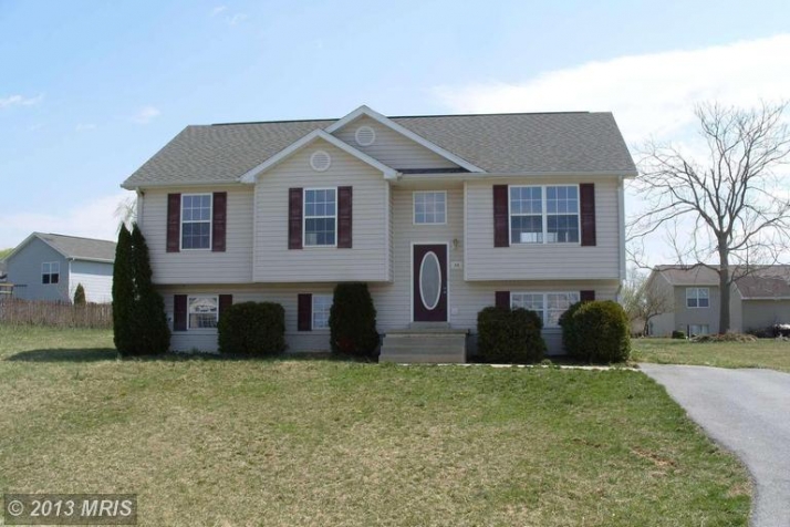 48 Trix Ct, Ranson, WV 25438