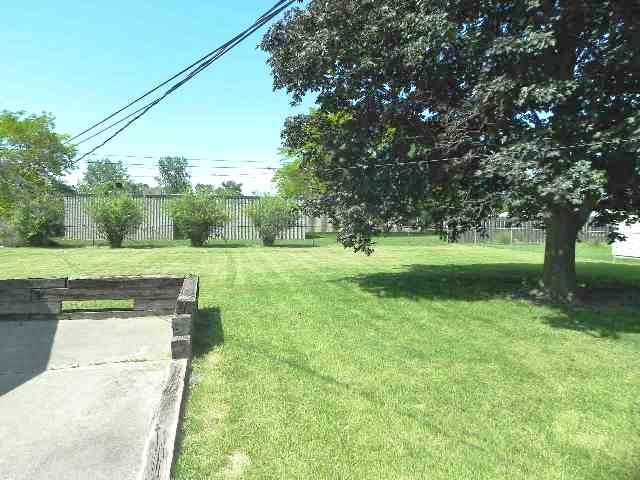 32680 Forest St, Wayne, MI 48184