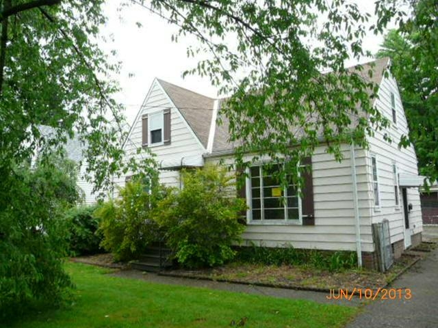 10860 Woodview Blvd, Cleveland, OH 44130