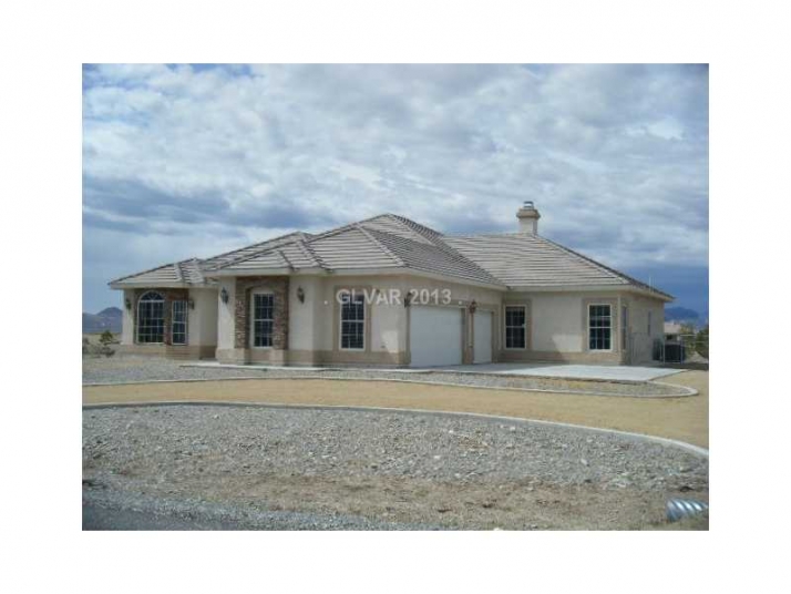 2400 W Jaybird St, Pahrump, NV 89048