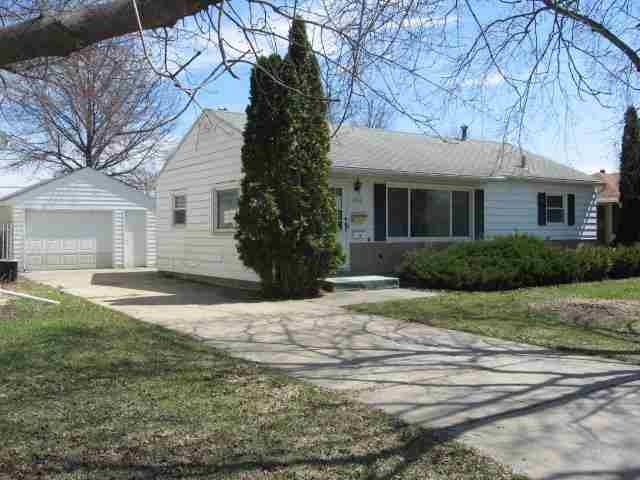 1247 Sheerer Ave, Waterloo, IA 50701