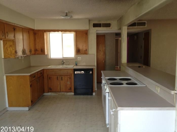 1963 North Maston St, Porterville, CA 93257