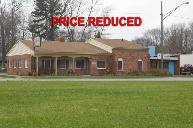 26201 Grand River Ave, Redford, MI 48240