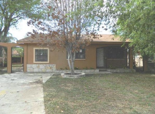 403 W Croydon Pl, Laredo, TX 78045