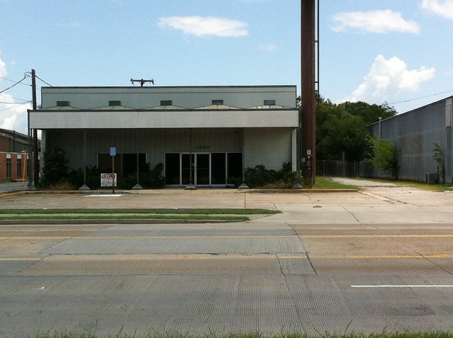1290 Bertrand Dr, Lafayette, LA 70506