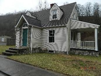 10540 River Rd, Itmann, WV 24847