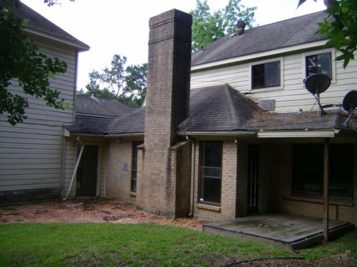 215 Virginia Ln, Conroe, TX 77304