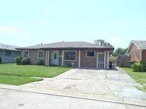 2884 Hickorybrook Dr, Gretna, LA 70056