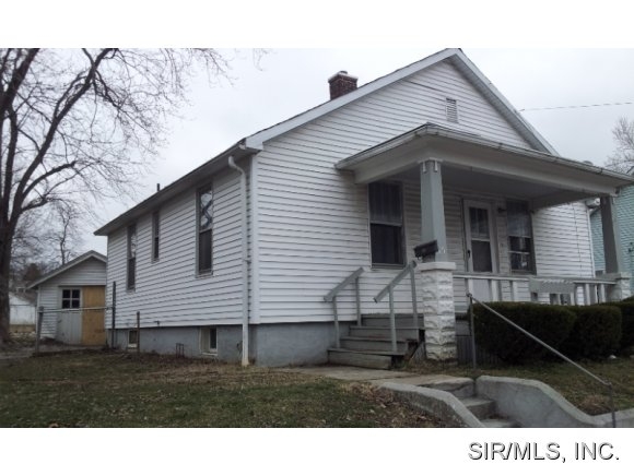 315 S 10th St, Belleville, IL 62220