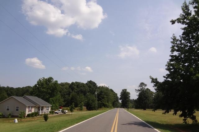 2811 Kingsburry Rd, Clover, SC 29710