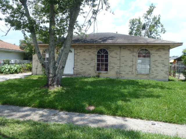 2748 Jimmie Dean Dr, Marrero, LA 70072