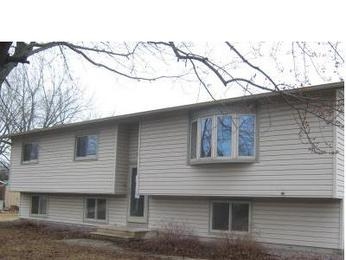 313 18th Ave NE, Waseca, MN 56093