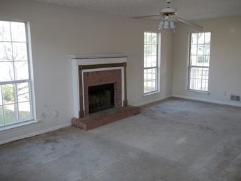825 River Valley Dr, Jonesboro, GA 30238