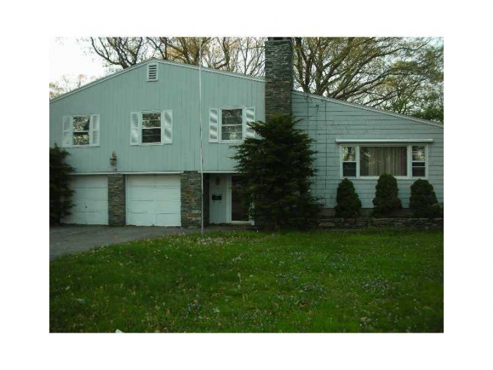 49 Main Ave, Warwick, RI 02886