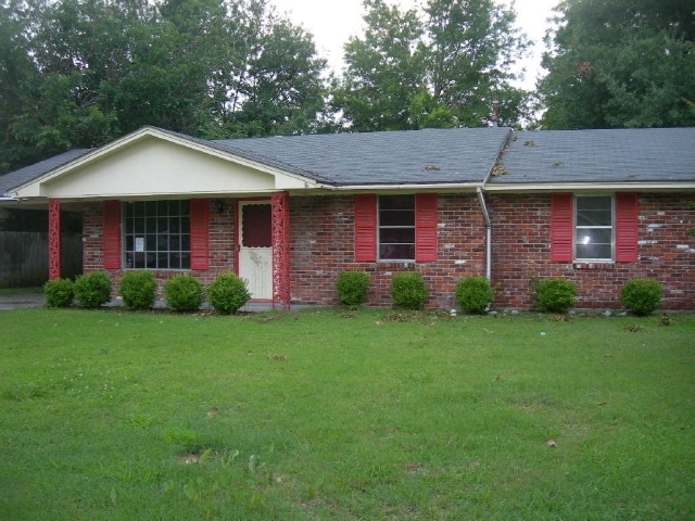 1255 Groome St, Greenville, MS 38703