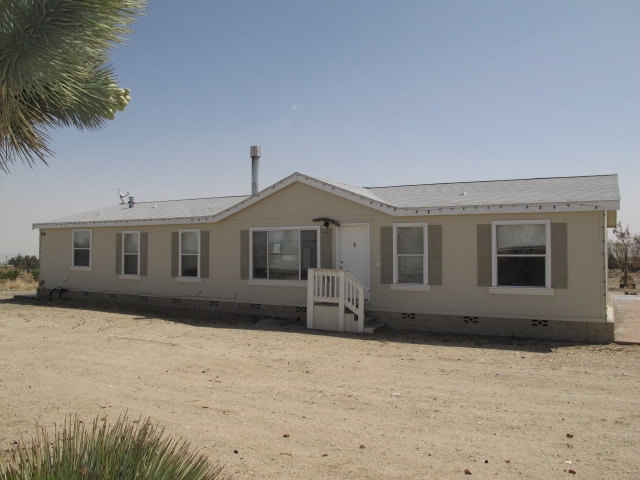 10433 Monte Vista Road, Phelan, CA 92371