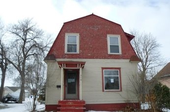 319 N Catherine Ave, Madison, SD 57042