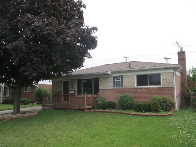 16028 Flanagan, Roseville, MI 48066