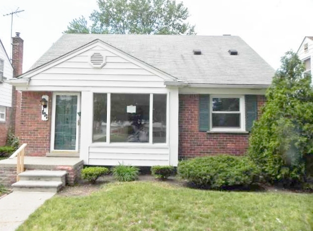 652 Sherbourne St, Inkster, MI 48141
