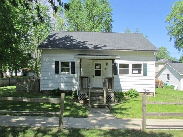 917 S. Hooker Ave, Three Rivers, MI 49093