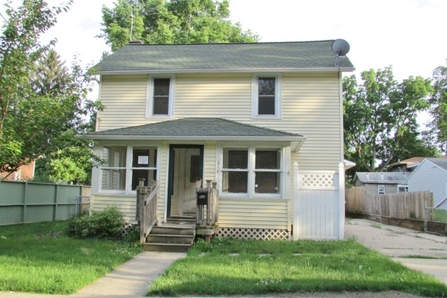 614 Pealer St, Three Rivers, MI 49093