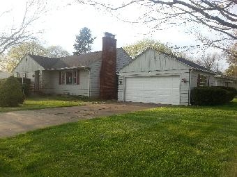 405 Sherwood Dr E, Newark, OH 43055