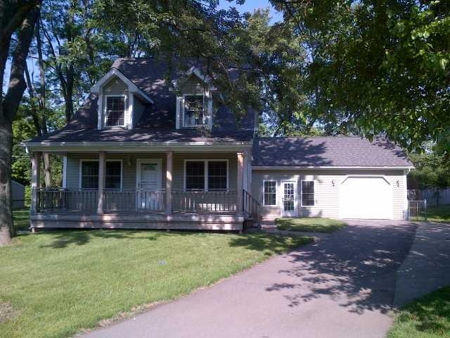 23010 Springbrook Dr, Farmington, MI 48336
