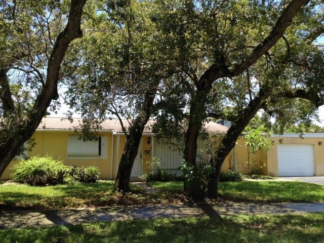 1300 N 27th Ave, Hollywood, FL 33020