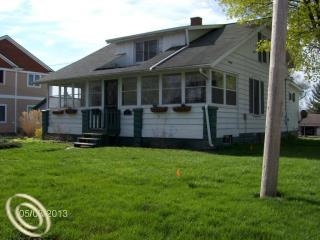 517 Cedar St, Saint Clair, MI 48079
