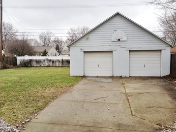 82 Huron Ave, Mount Clemens, MI 48043