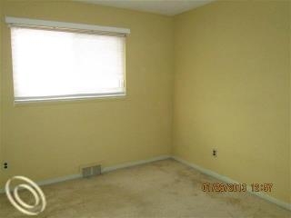 6976 Woodbank Dr, Bloomfield Hills, MI 48301