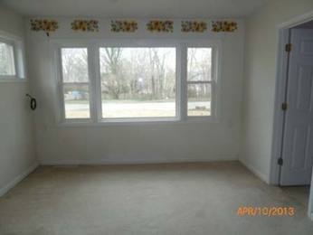 1004 E Lakeshore Dr, Decatur, IL 62521