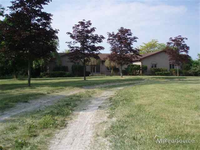 6177 Springborn Rd, East China, MI 48054