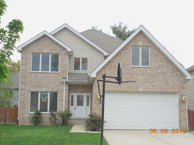 1 S329 3rd St, Lombard, IL 60148