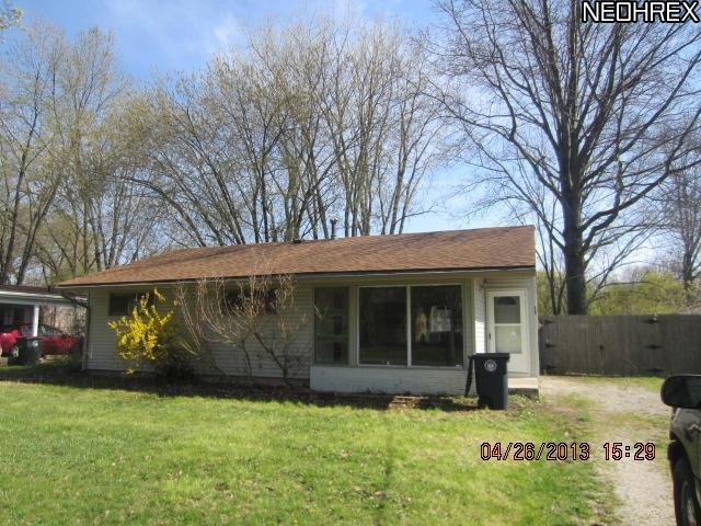 1688 Gaylord Dr, Akron, OH 44320