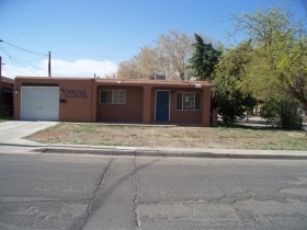 2301 East 10th St, Farmington, NM 87401