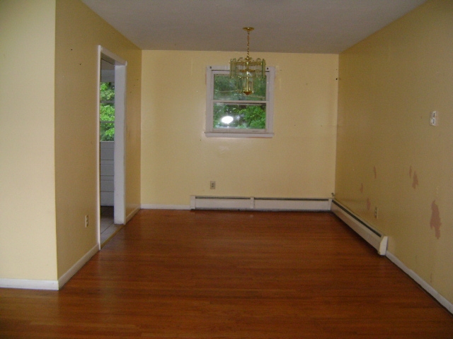 63 Circular Ave, Waterbury, CT 06705