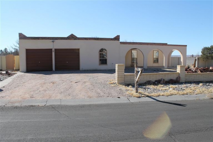 61 Pageant St, Belen, NM 87002