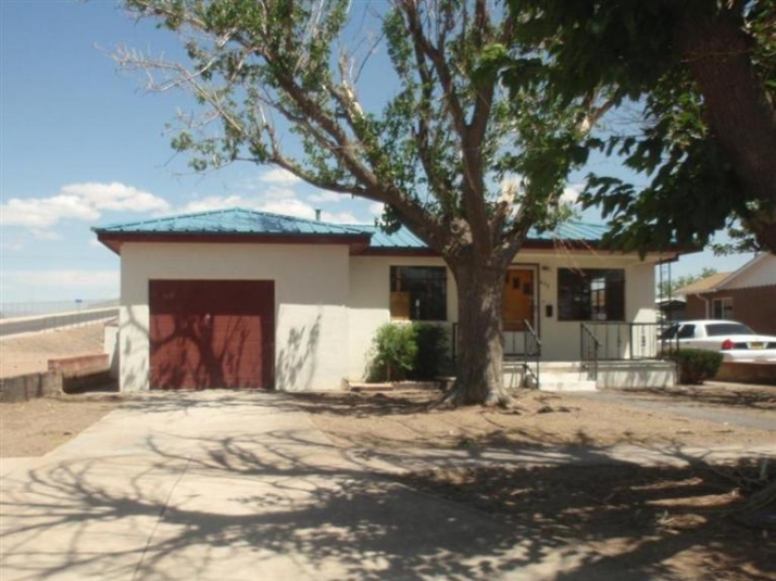 632 N 4th St, Belen, NM 87002