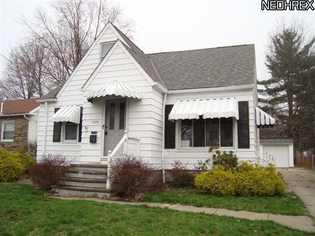 1099 Gordon Rd, Cleveland, OH 44124