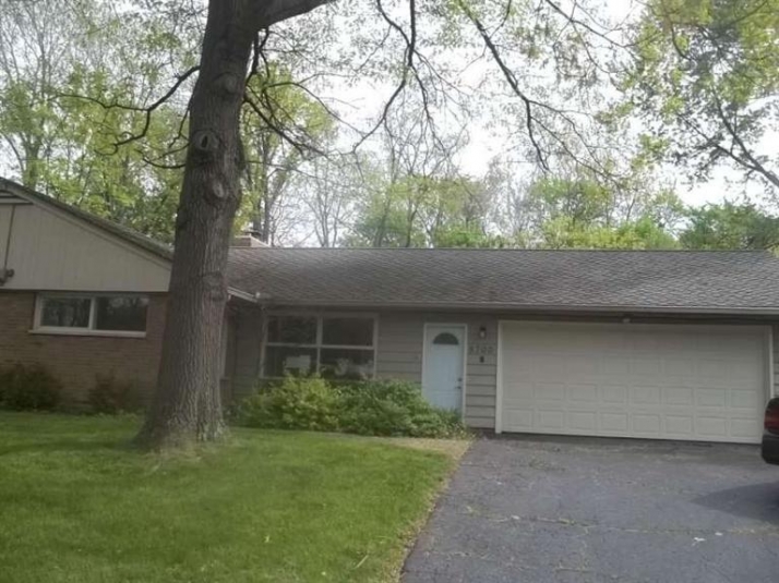5700 Mad River Rd, Dayton, OH 45459