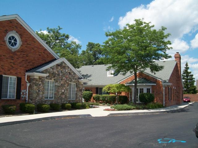 290-318 Town Center Drive, Troy, MI 48084