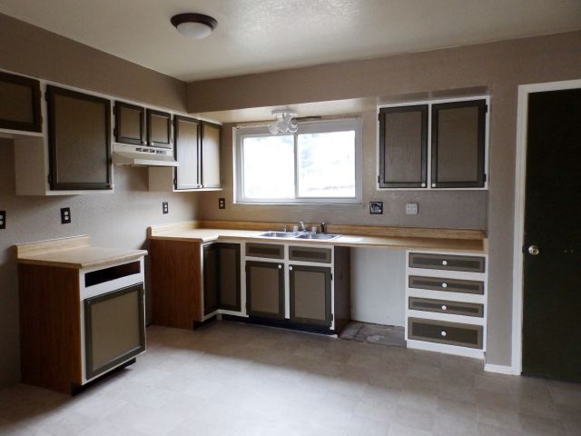1945 Swearinger Dr, Colorado Springs, CO 80906