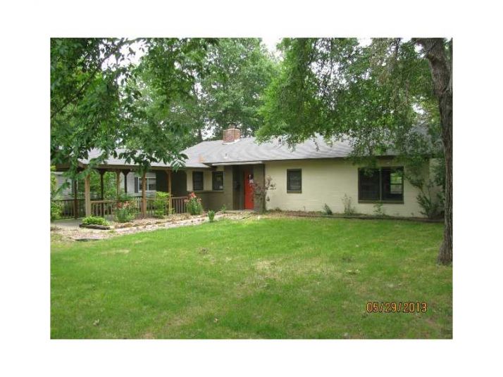 907 S Maxwell St, Siloam Springs, AR 72761