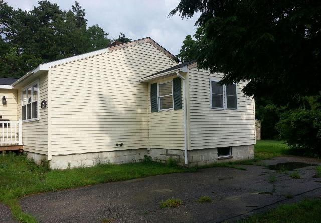 326 Nowell Street, Nashua, NH 03060